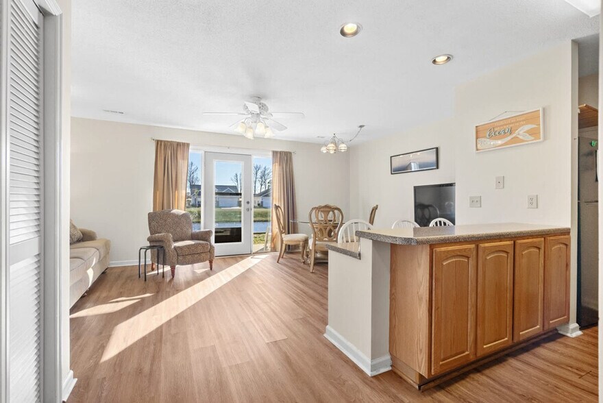 Primary Photo - 217 Double Eagle Dr