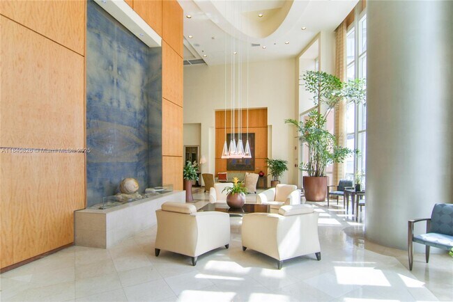 Building Photo - 1155 Brickell Bay Dr