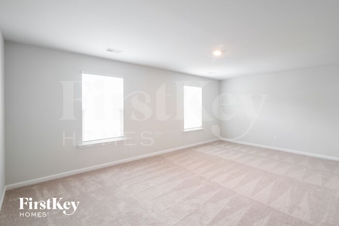 Building Photo - 348 Bering Ln