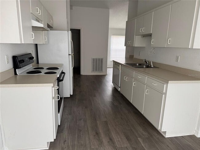 Building Photo - 5817 Daughtery Downs Loop