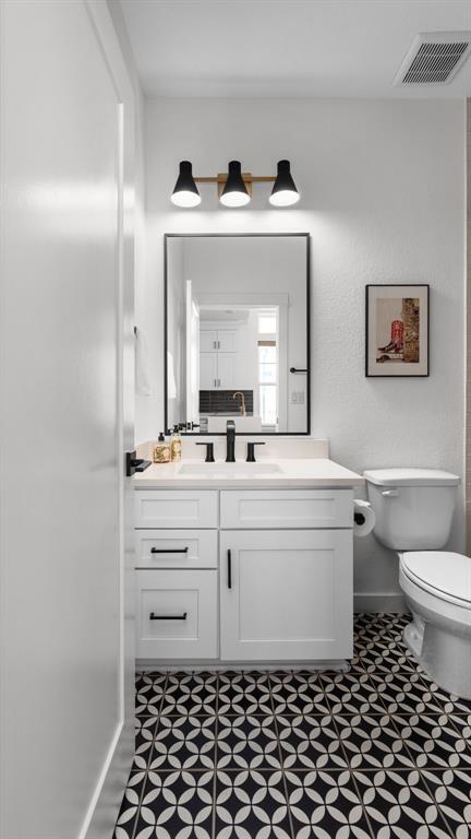 Building Photo - 2913 Chennault St