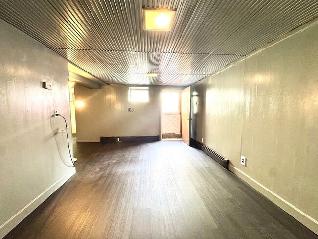 Building Photo - 53 Breck Ave