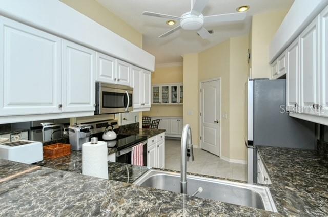 Building Photo - 9480 Forest Hills Cir