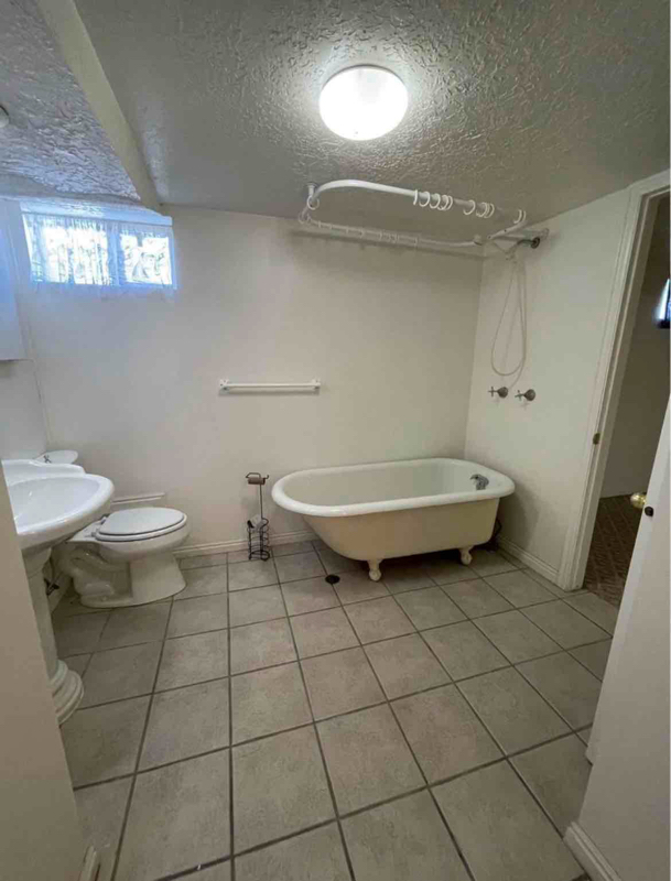 Building Photo - 5185 1150 W