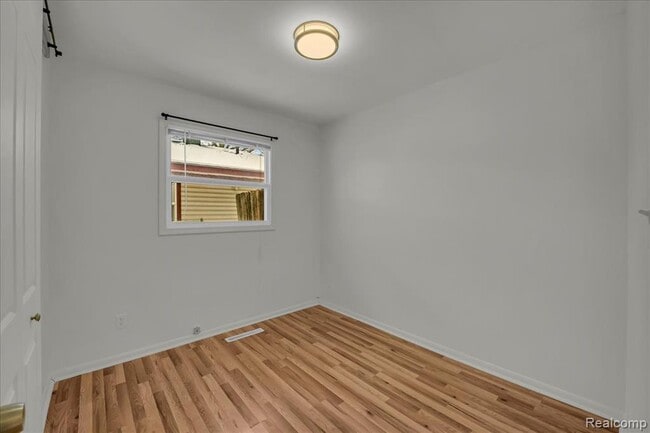 Building Photo - 26435 Tawas St