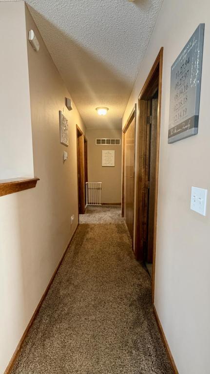 Building Photo - 2213 Larkspur