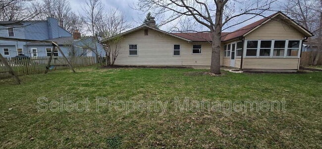 Building Photo - 3821 Aboite Lake Dr