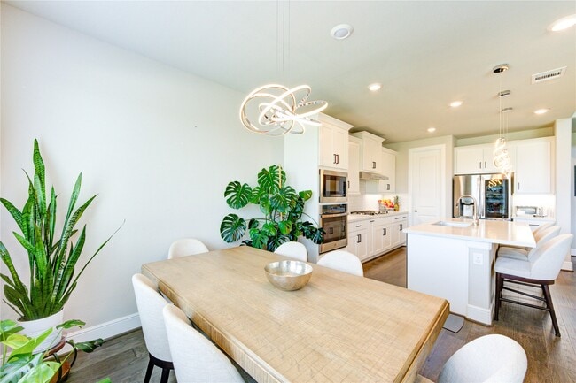 Building Photo - 4050 Shackleton Ct