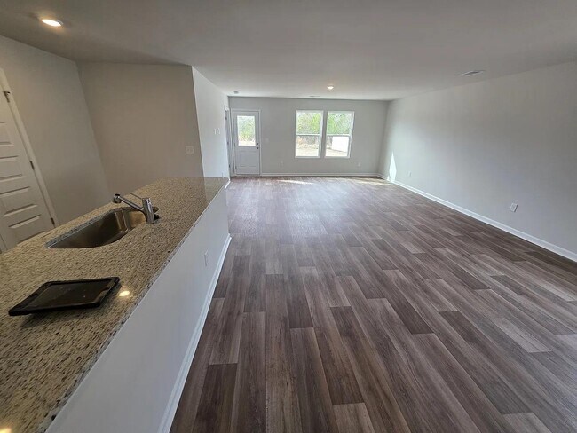 Building Photo - 532 Runaway Train Dr