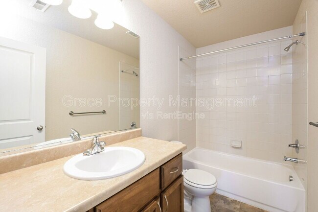 Building Photo - 510 Dukes Way