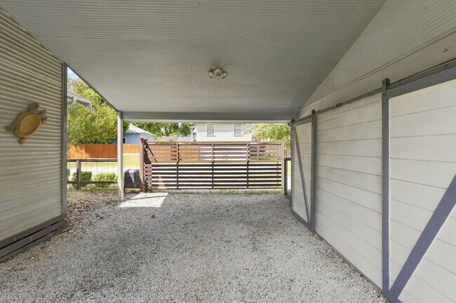 Building Photo - 512 Enid St