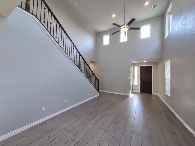 Building Photo - 2102 Gabby Cole Ln