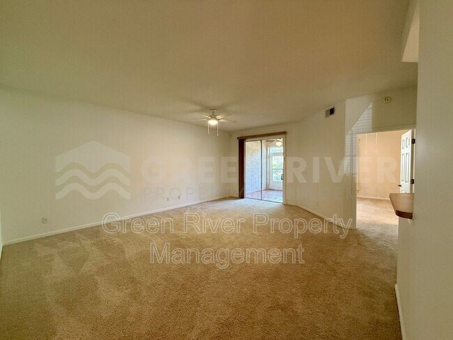 Building Photo - 204 Augusta Cir