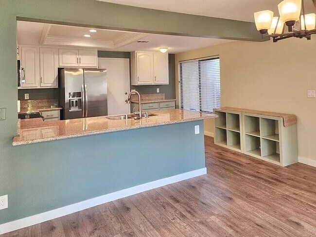 Building Photo - 8396 Sunbeam Cir