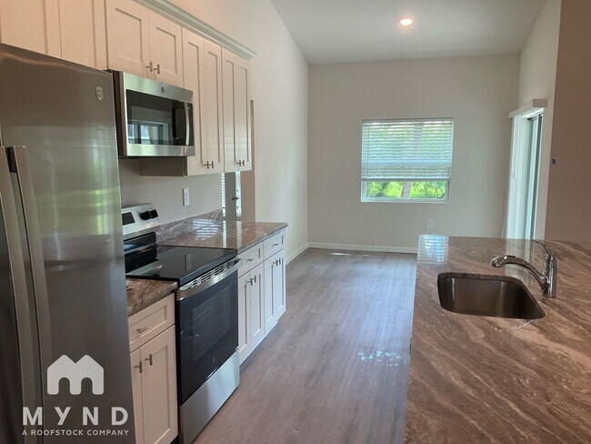 Building Photo - 2690 Shabonne Ln