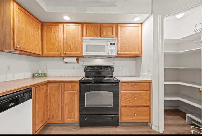 Building Photo - 803 Coopers Ct