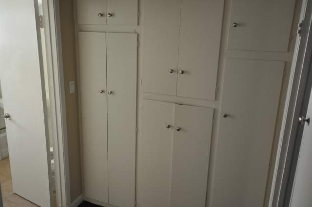 Building Photo - 6125 Whitsett Ave