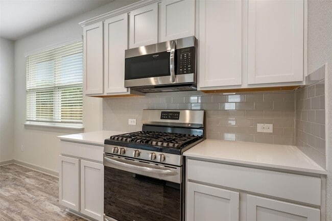 Building Photo - 253 Deserti Rd