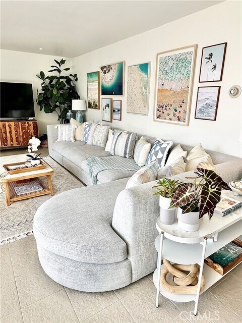 Building Photo - 1585 S Coast Hwy