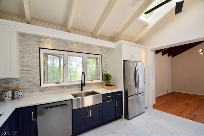 Building Photo - 1181 Puddingstone Rd
