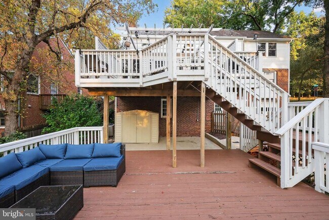 Building Photo - 9302 W Parkhill Dr