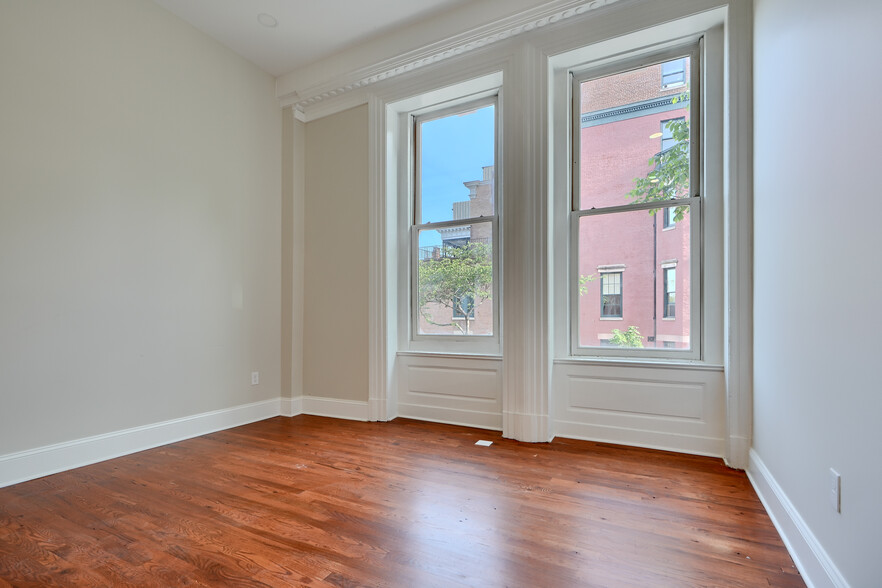 Building Photo - 801 N Charles St