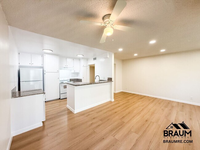 Building Photo - 5252 Hermitage Ave