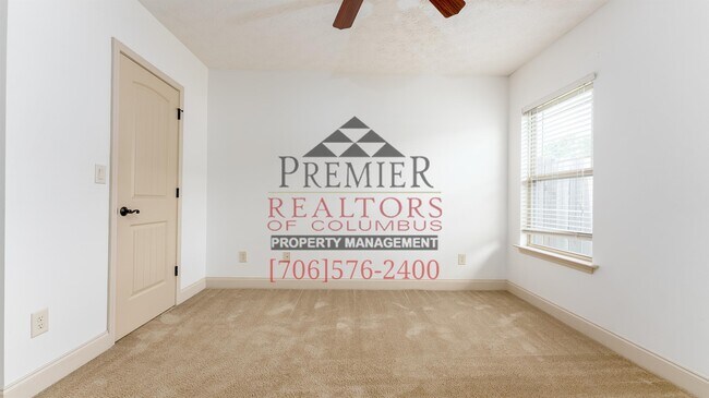 Building Photo - 9 Greyhawk Ct