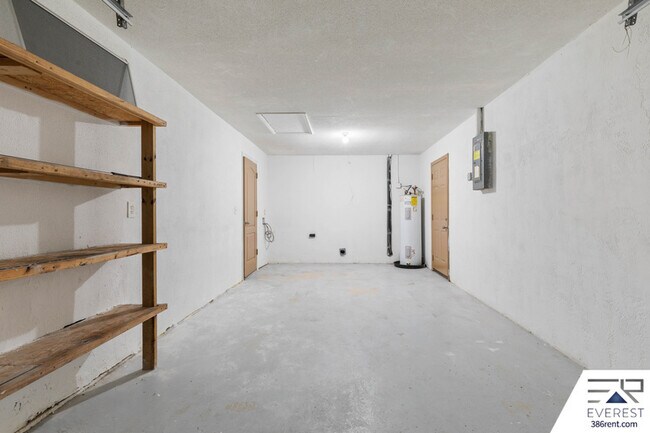 Building Photo - 1706 Western Rd