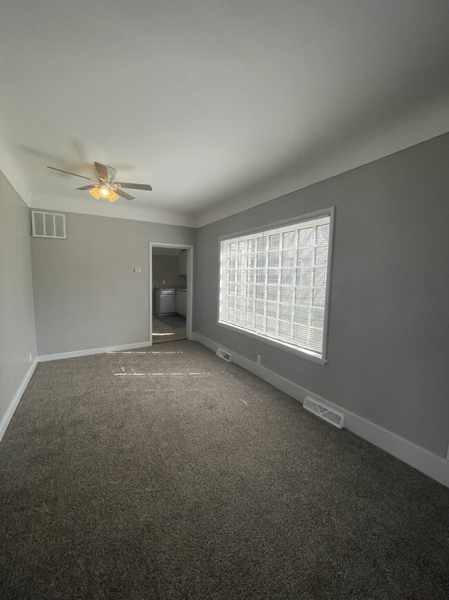Building Photo - 1307 Mansfield St