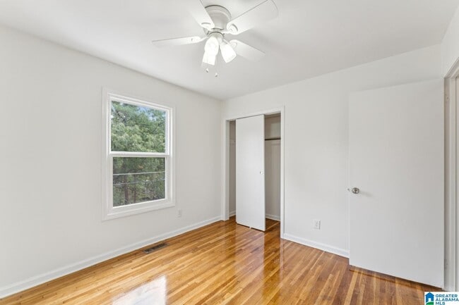 Building Photo - 1404 4th Pl NW