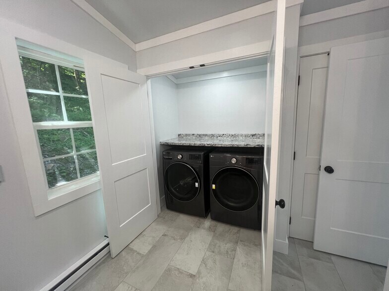 Washroom. - 155 White Creek Ct