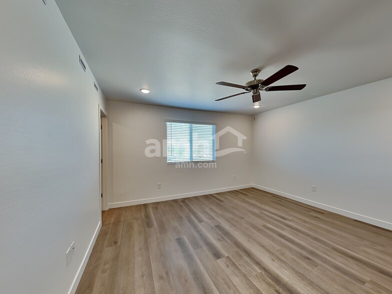 Building Photo - 12535 W Flynn Ln
