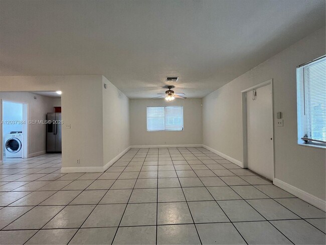 Building Photo - 240 NW 48th Ct