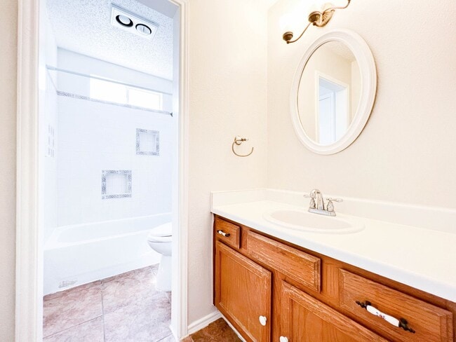 Building Photo - 1301 Pitcairn Dr