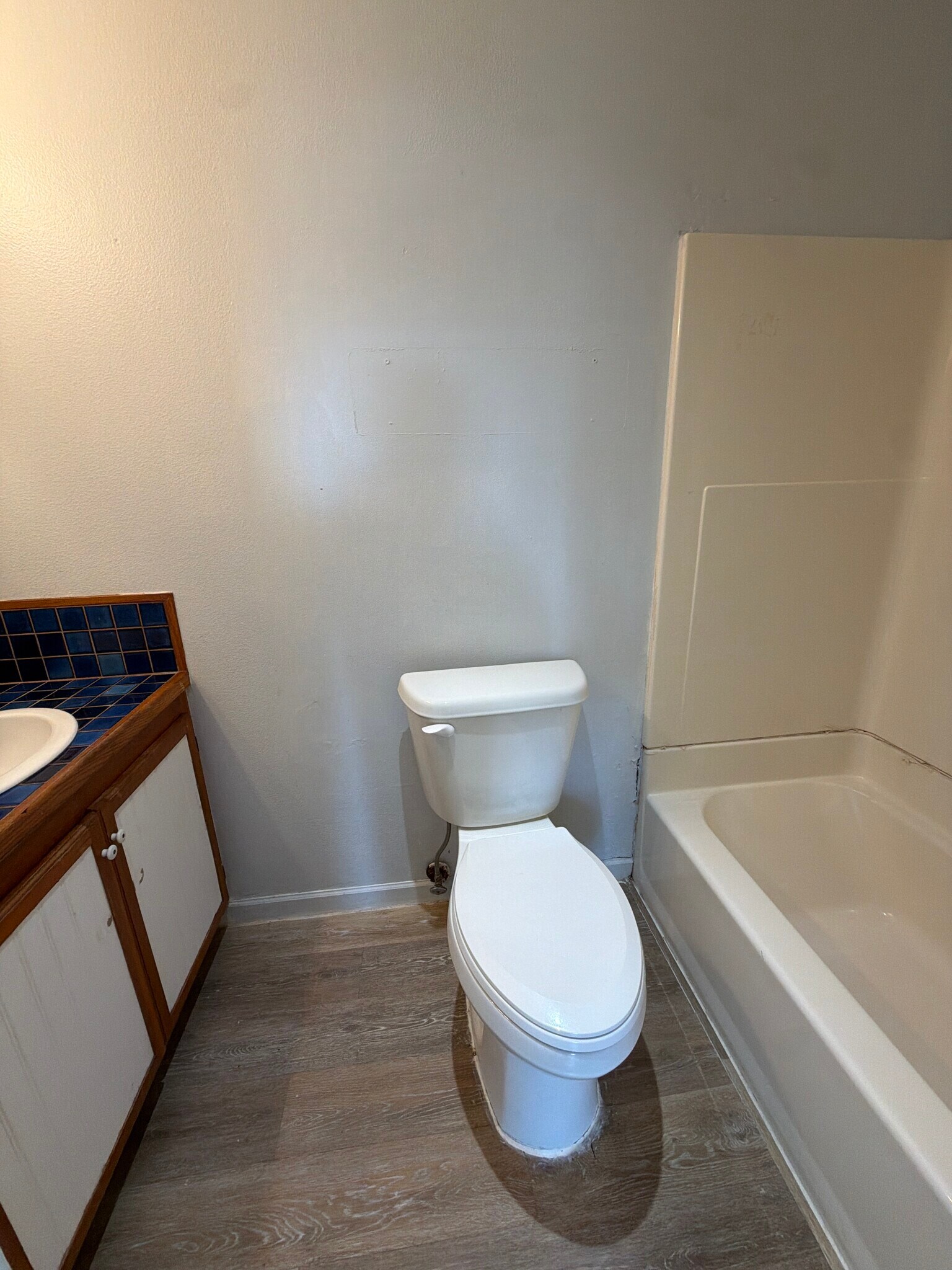 Building Photo - 430 S Holladay Dr