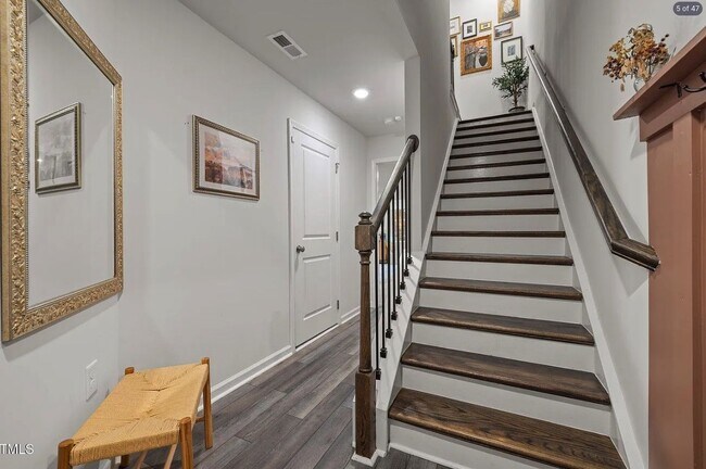 Building Photo - 1052 Shoreside Dr