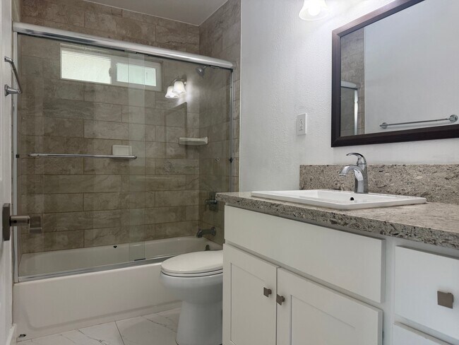 Building Photo - 2516 Fernley Dr