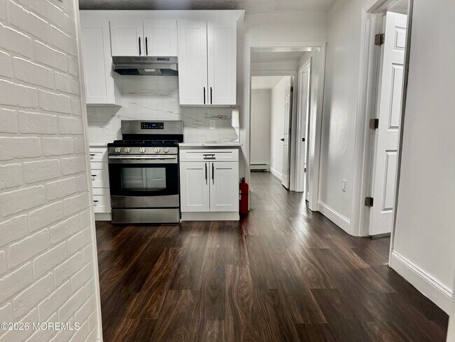 Building Photo - 198 New Brunswick Ave