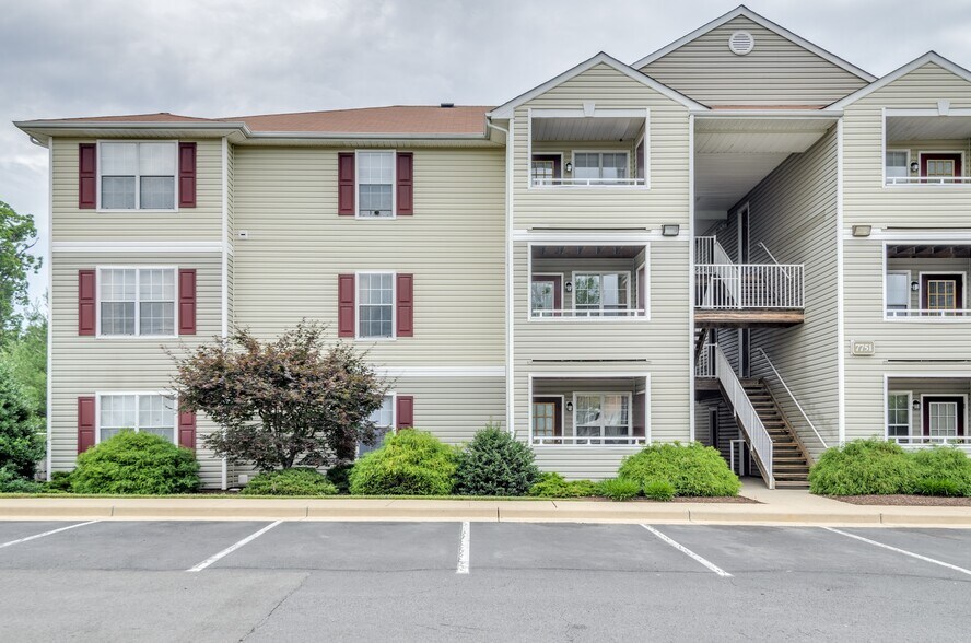 Woodburn Apartments 11200 Golden Leaf Cir Manassas VA 20109