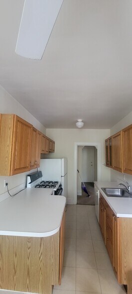 Kitchen - 278 N Keswick Ave