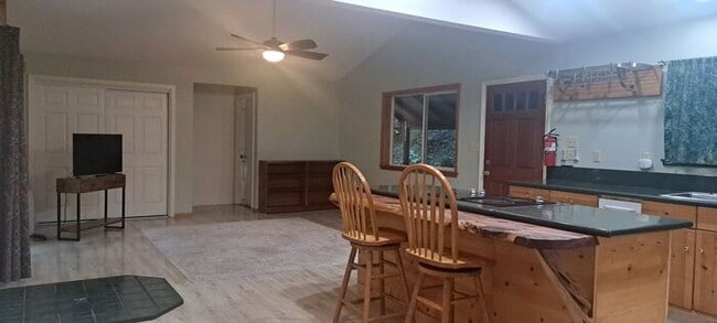 Building Photo - Sun drenched Sanctuary in the heart of the Redwoods minutes from Town