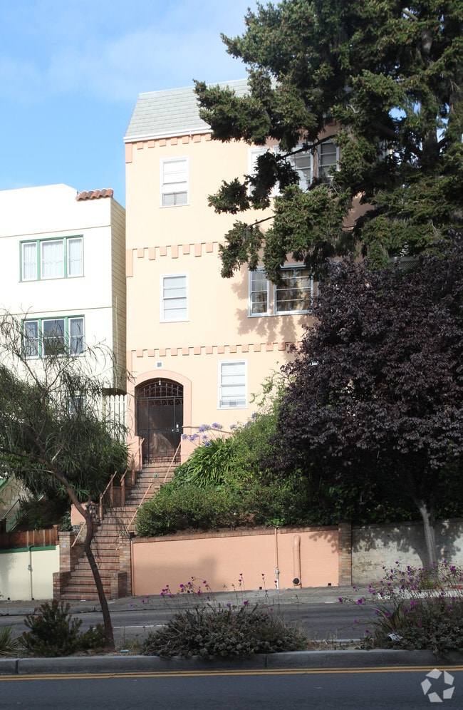 Building Photo - 908 Guerrero St