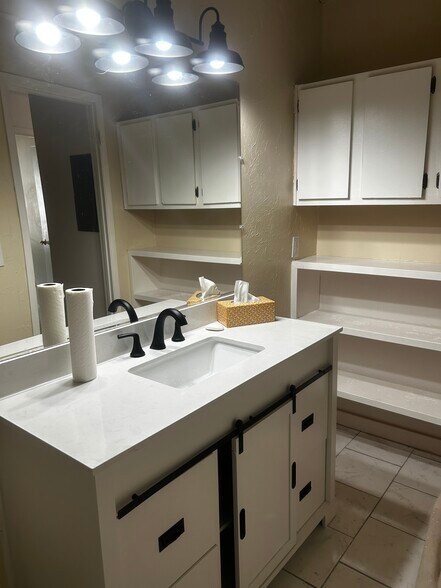 Building Photo - 6620 Willow Pointe NW