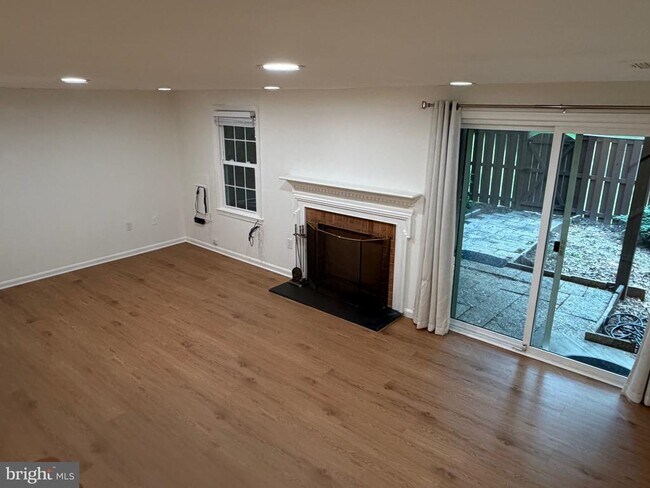 Building Photo - 10113 Galsworthy Pl