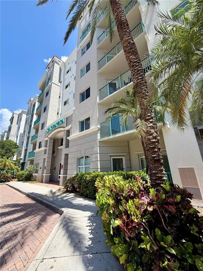 Building Photo - 6001 SW 70th St