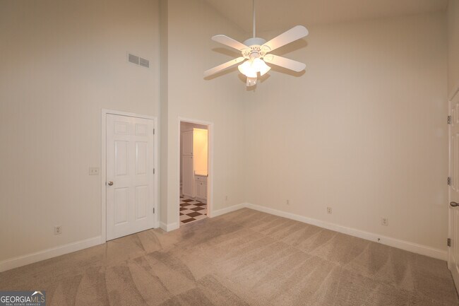 Building Photo - 37 Intown Pl