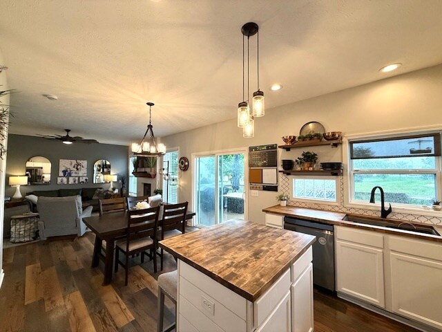 Kitchen to Living Room - 2604 Northwood Cir