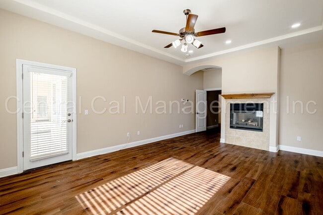 Building Photo - 4 Bedroom/3 Bath Home with Paid Solar - $3395 Per Month!