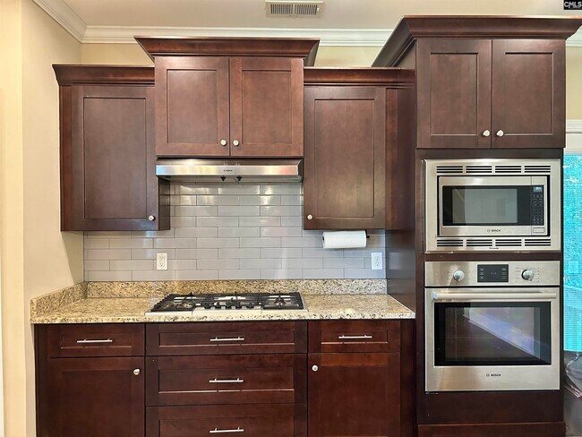 Building Photo - 105 High Bluff Ln